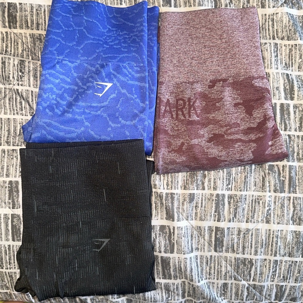 3-Gymshark leggings Size Small